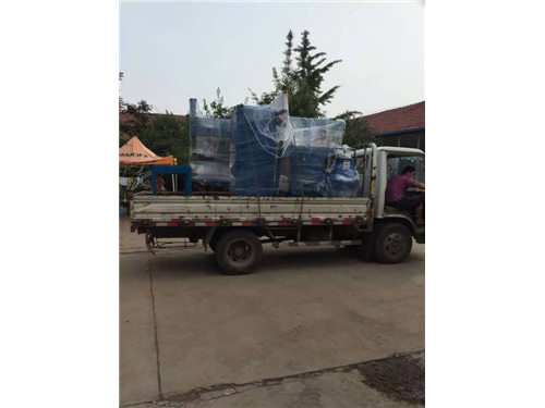 溧阳客户订购的滚动式丝网筒直缝焊机