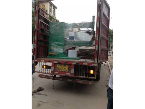 乳山客户订购水槽台面缝焊机